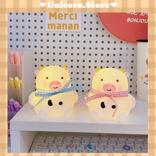 Đèn LED để bàn mini, đèn ngủ trang trí hình con bò sữa Unicorn Store