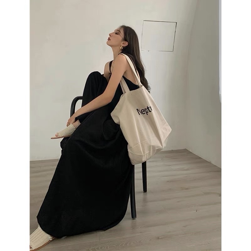 Đầm maxi hai dây hở lưng
