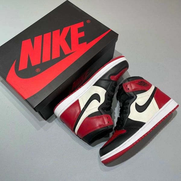 (ảnh+video thật) Gìay sneaker Jordan 1 Retro High OG Black Toe, Giày jordan cổ cao đỏ đen nam nữ bản chuẩn 2022 Full Box