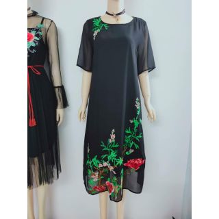 Đầm voan suông thêu