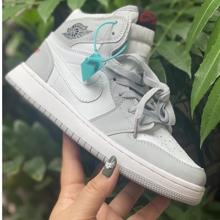 Bản TRUNG - Tặng hộp, bill và tất - Giày thể thao sneakers nam nữ JD1 xám cổ thấp, size 36 đến 44.    .