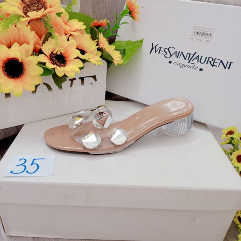 Sandal size 35 . ib mẫu để báo giá