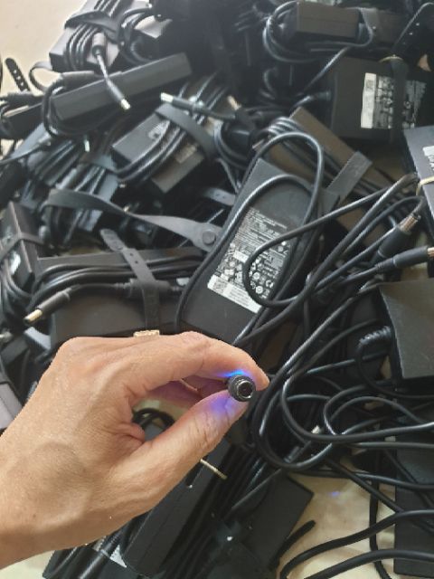 Sạc Adapter ZIN LAPTOP DELL 19.5V-6.7A 130W , loại slim mỏng, có đèn ở đầu sạc