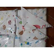 1 yếm xô quàng cổ cho bé