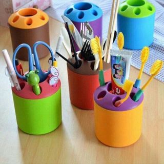 Lọ cắm bút viết hoặc bàn chải đánh răng.