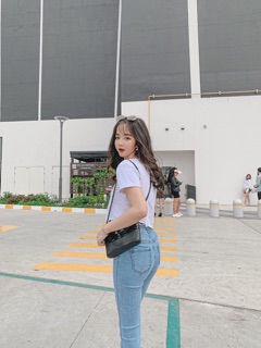 quần jeans cạp cao túi tròn