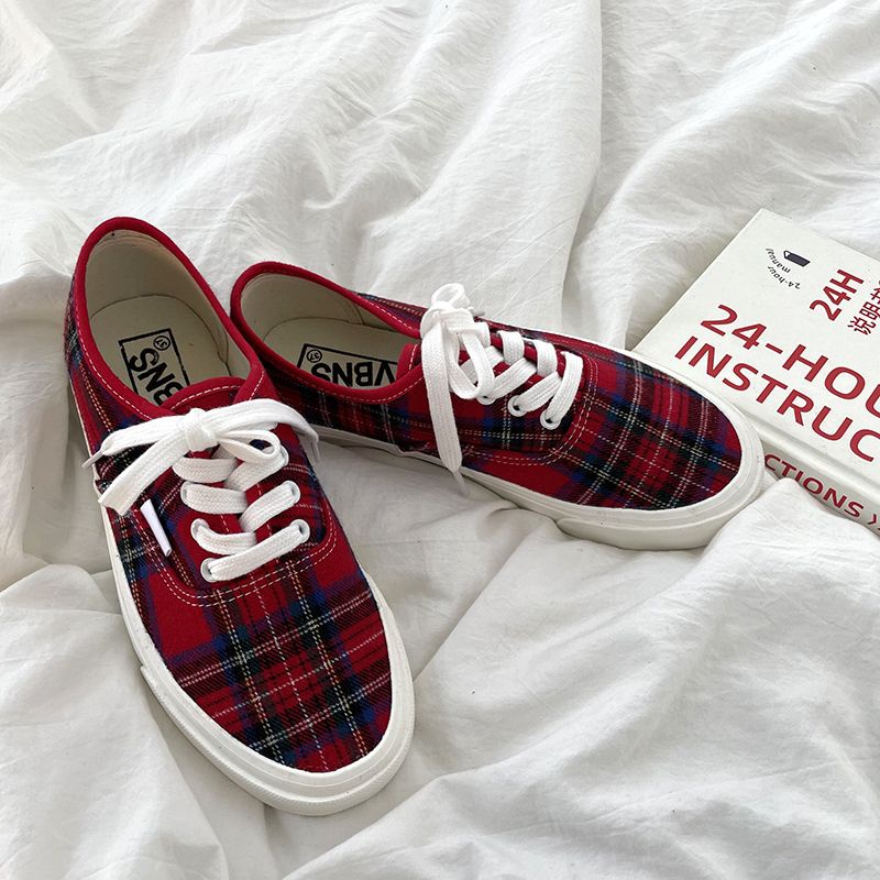 Giày ulzzang đế bằng họa tiết sọc đỏ, xanh