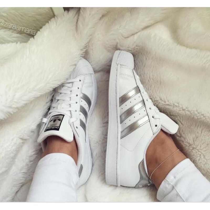 GIÀY ADIDAS SÒ TRẮNG BẠC DA THẬT LAI AU