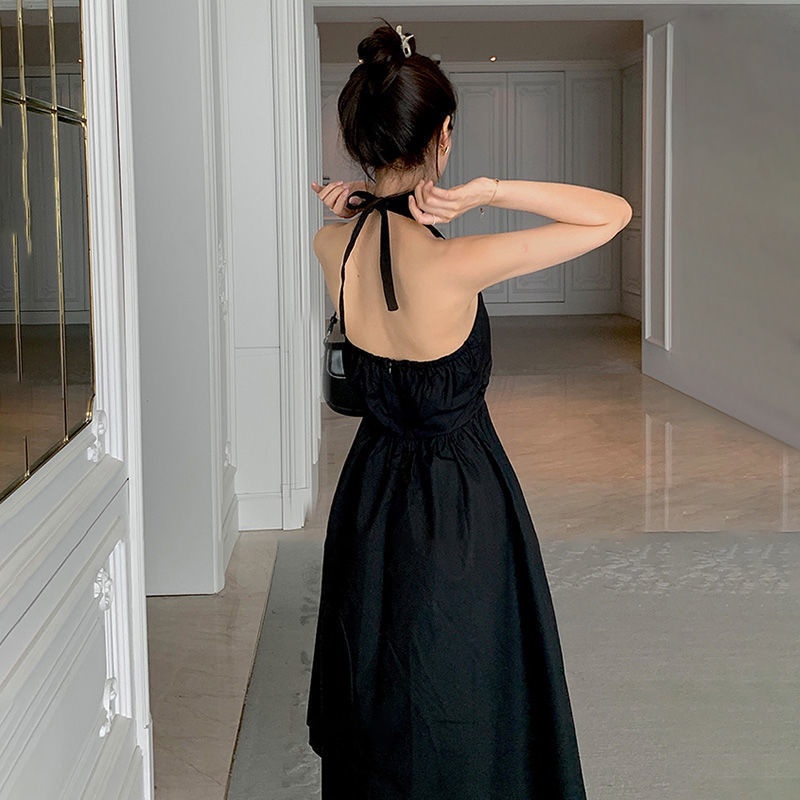 Váy đen phối dây treo không tay nữ ngọt ngào tính khí nhẹ nhàng sang trọng