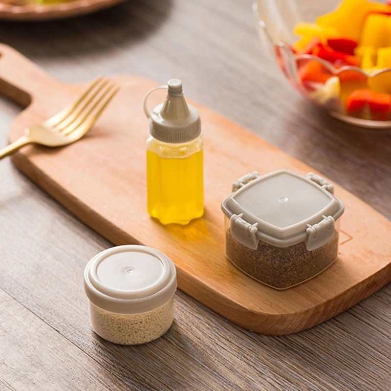 Set 4 Chai Nhựa Trong Suốt Đựng Gia Vị Tiện Lợi Cho Nhà Bếp