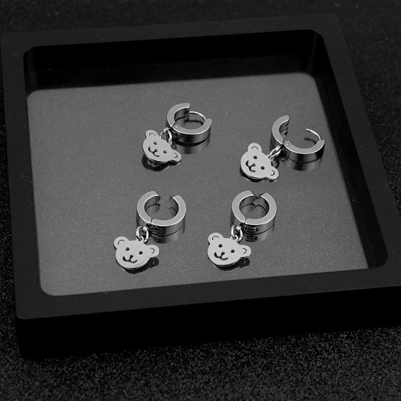 Khuyên Tai Dạng Kẹp Hình Gấu Bằng Thép Titan Không Phai Màu 22466