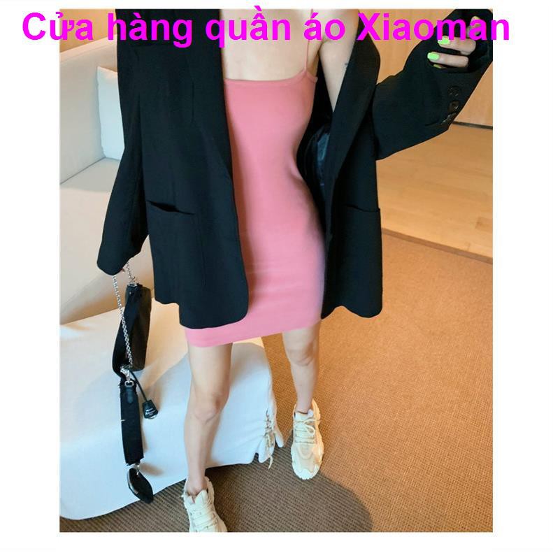 Màu hồng sexy ống trên cùng dây đeo váy của phụ nữ mùa hè 2021 gói mới hông ngắn tính khí Pháp