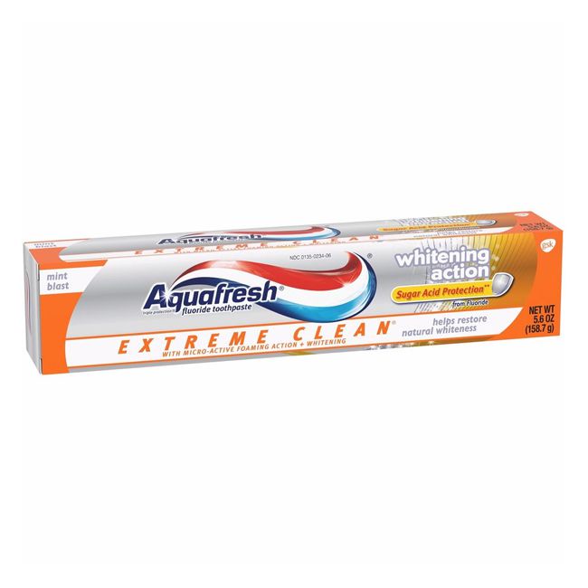 Kem đánh răng AquaFresh Whitening Action 158.7gr