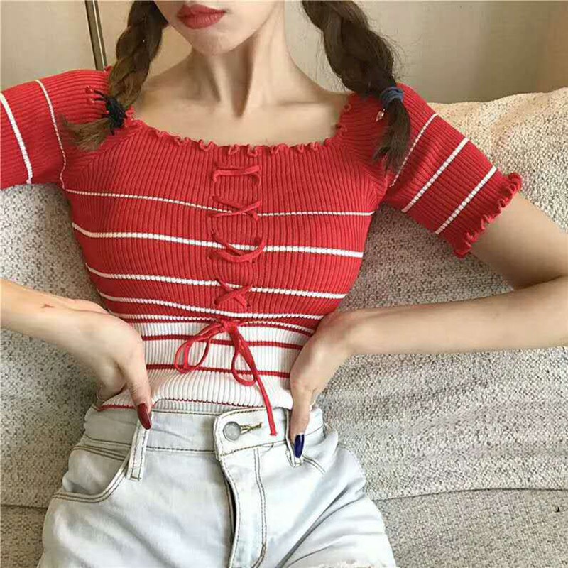 Áo nữ ngắn tay cổ chữ U nhún bèo nhỏ họa tiết sọc ngang thời trang