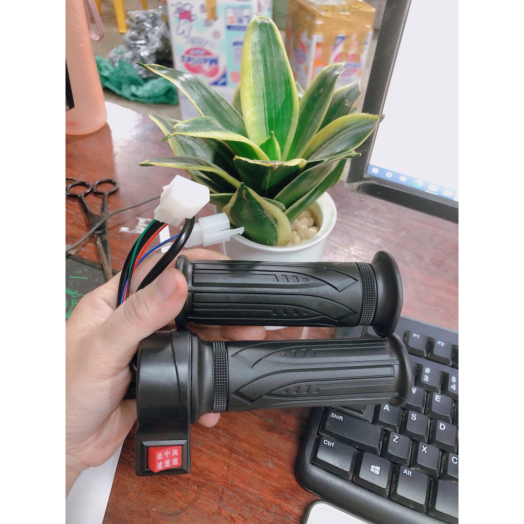 Tay ga Cao su Nút tốc độ Xe cỏ