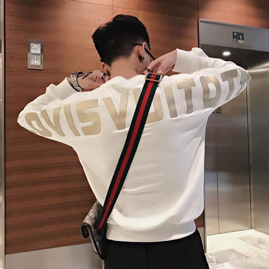 [ Mã FAMANU07 giảm 10% đơn 0đ ] Áo thun nam nữ dài bo tay bo gấu chữ Lou.Is vàng đồng chạy dài lưng tay 2 ămtj trước sau | BigBuy360 - bigbuy360.vn