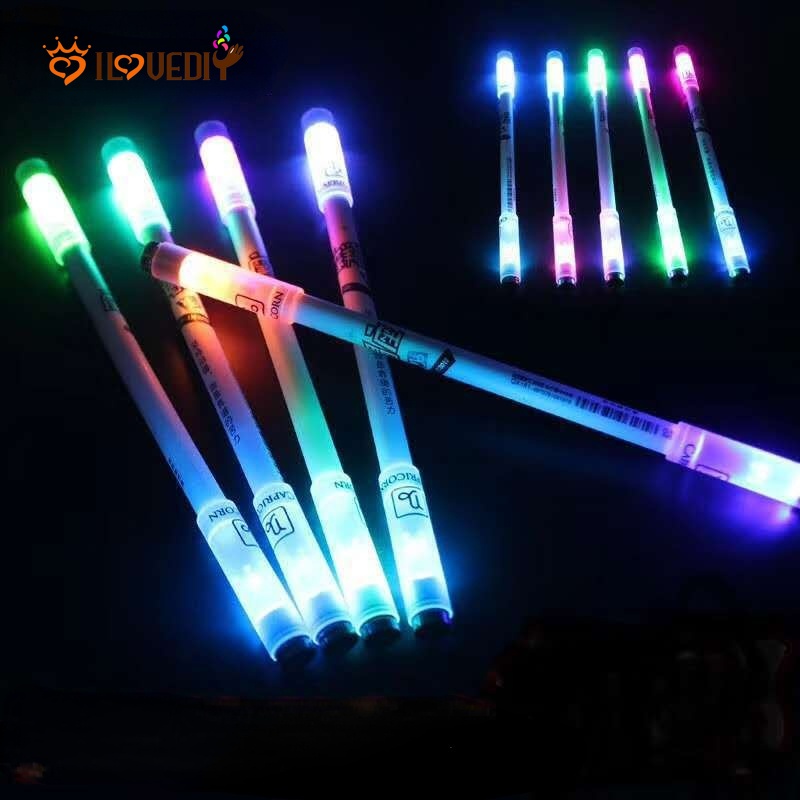Bút Xoay Có Đèn LED Phát Sáng Giảm Căng Thẳng Phong Cách Anime Độc Đáo
