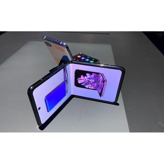 Samsung Galaxy Z Flip F700