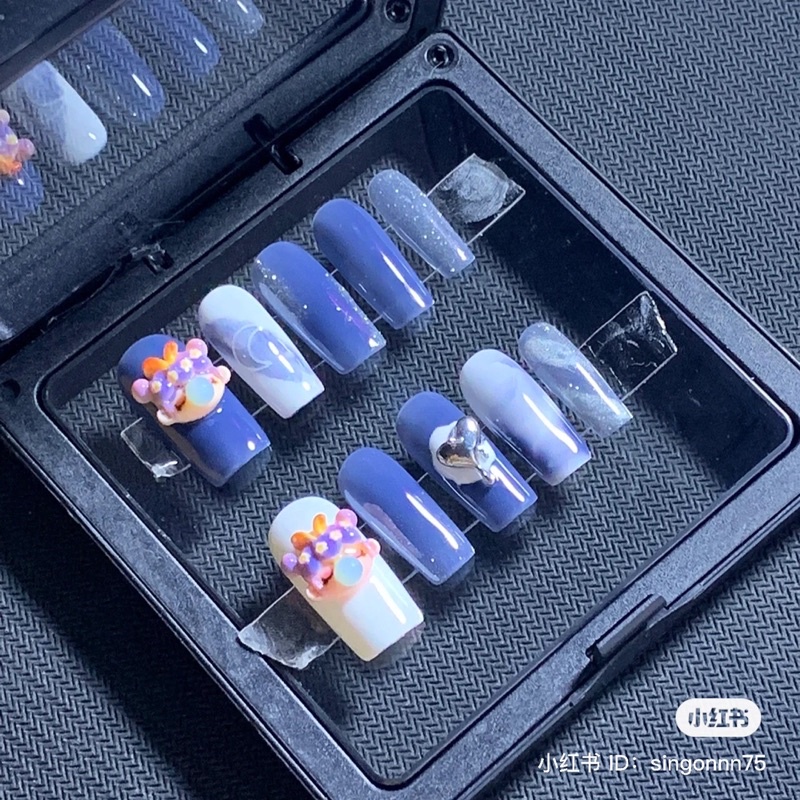 Nail box cô gái thổi bong bóng