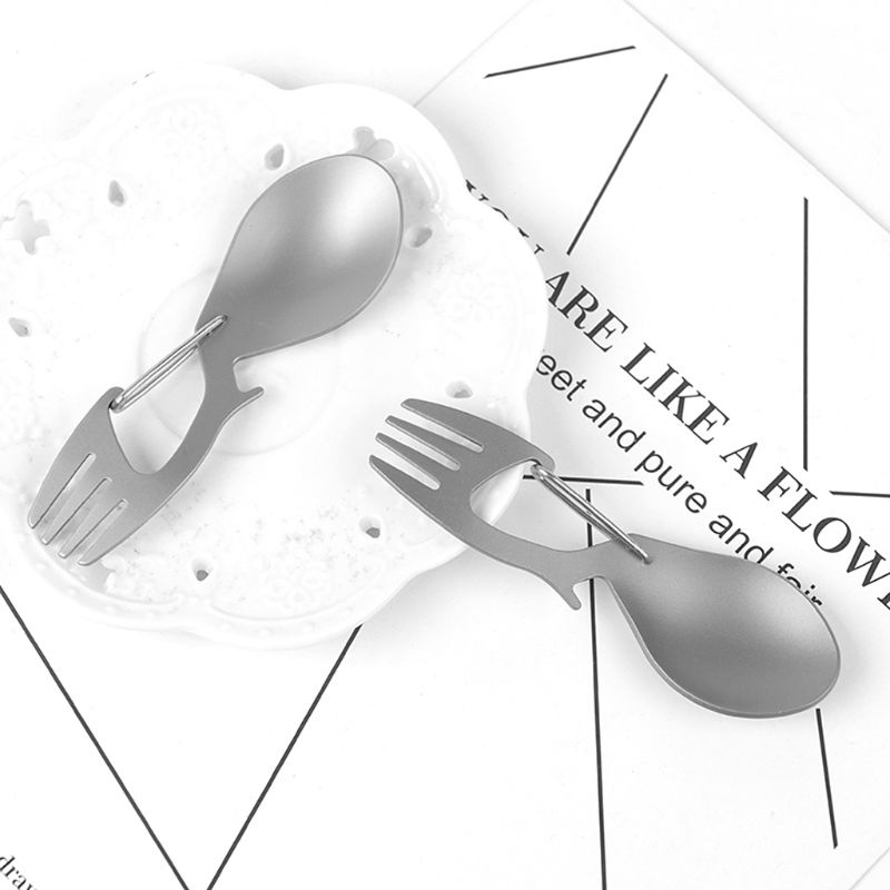 Dụng cụ ăn kiêm muỗng nĩa bằng titan có móc treo tiện lợi