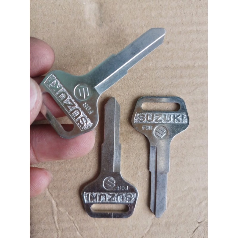 Phôi chìa khoá SUZUKI ( rảnh phải , combo 3 chìa )
