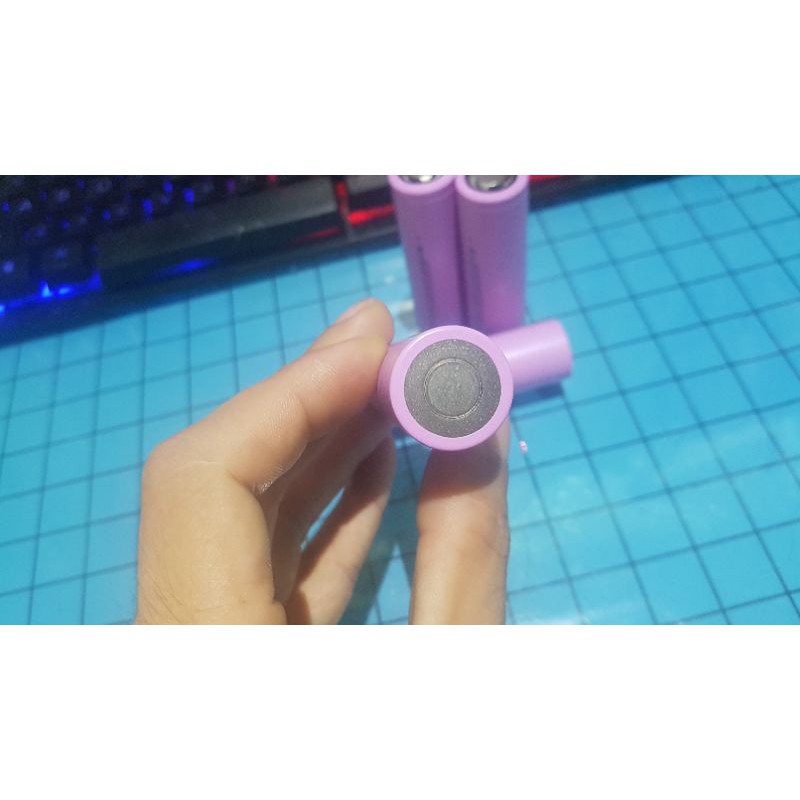 Pin 21700 tesla 4500-5000mAh xả 35A dùng cho đèn pin ,dụng cụ cầm tay xả cao