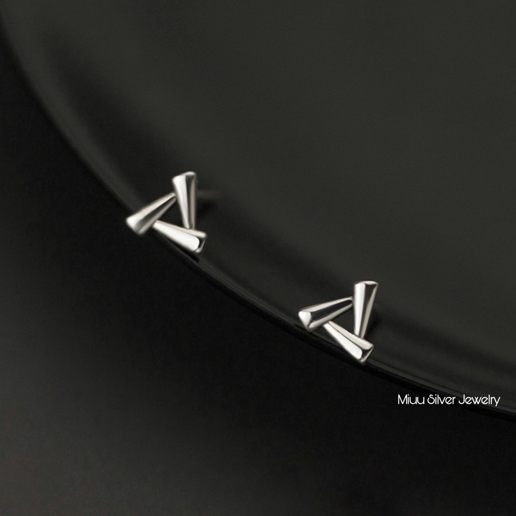 Khuyên tai bạc Miuu Silver, bông tai nữ Triangle