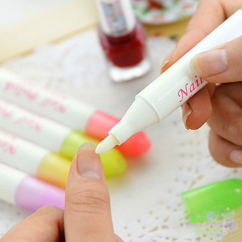 Bút tẩy sơn móng tay tiện lợi
