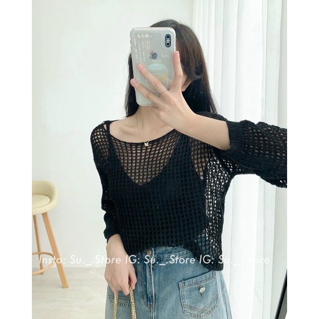 Set len hai chi tiết gồm áo len hai dây mix cùng áo lưới mỏng chất chơi