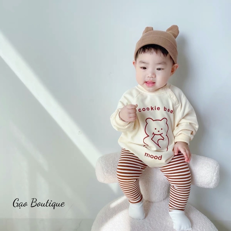 Body dài tay kèm quần tất cho bé