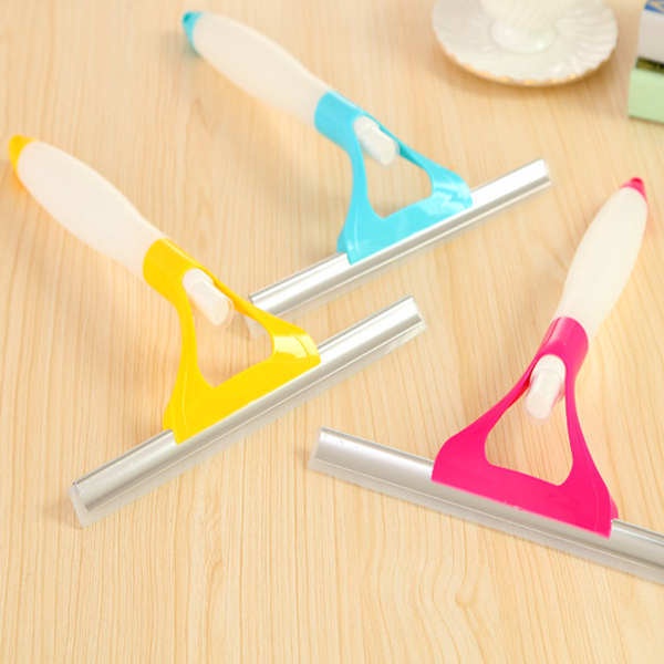 Tay Gạt Kính Tích Hợp Bình Xịt Tiện Lợi - HÀNG MỚI VỀ