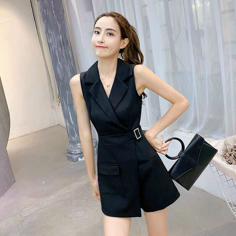 Bộ jumpsuit áo liền quần phối túi 1 bên màu đen