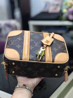 LV vali, Lv hộp da thật