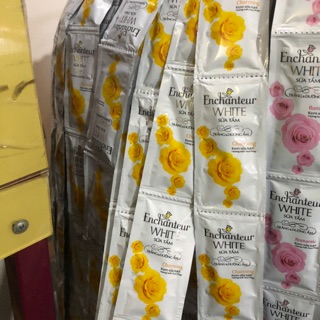 Dây Sữa Tắm Enchanteur Charming màu vàng