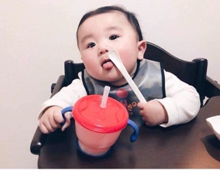 Cốc tập hút richell