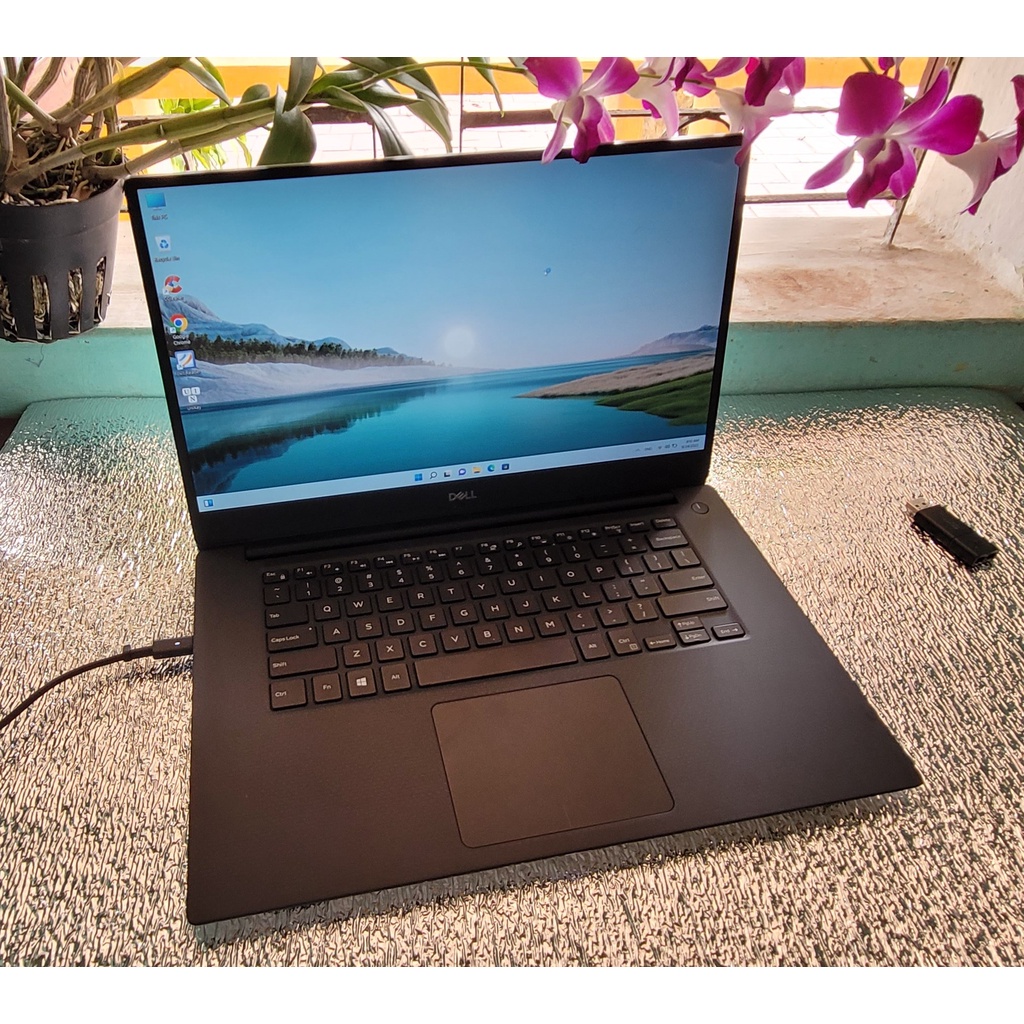 Laptop Dell Precision 5530 l Core i7-8850H l ram 16G l SSD 512G l Màn hình 15'6 4K  hàng đẹp 99%