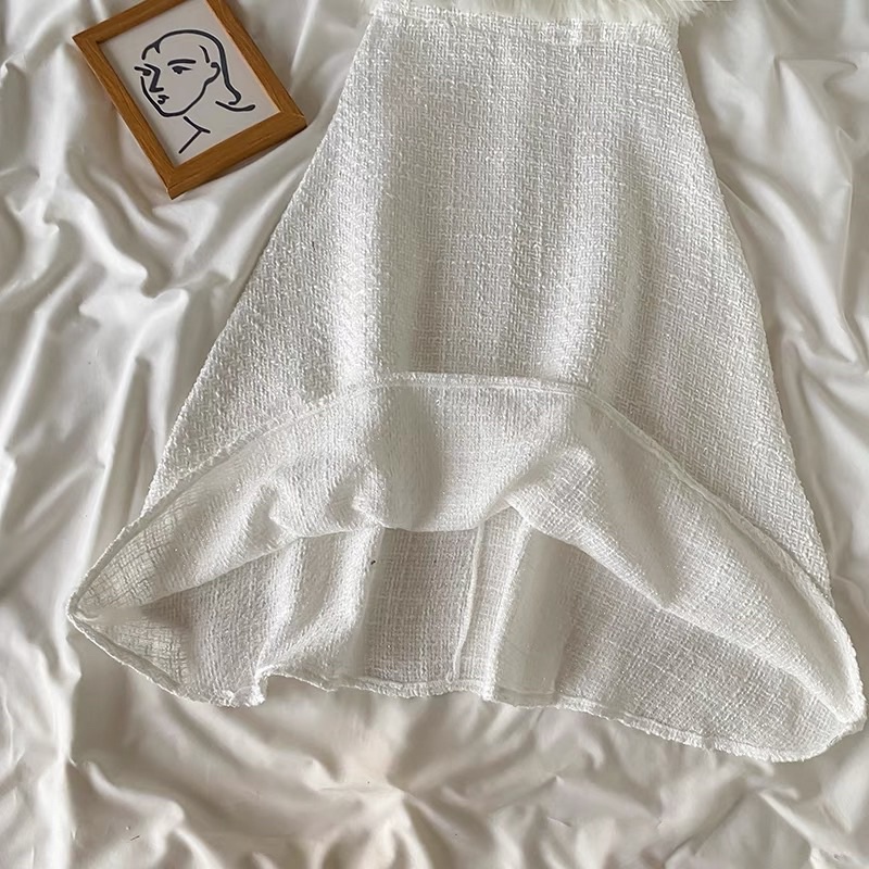 Đầm tweed trắng lông vũ dây trai