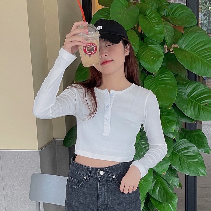 Áo Croptop Tay Dài Màu Trắng Có Nút CTTD-T1