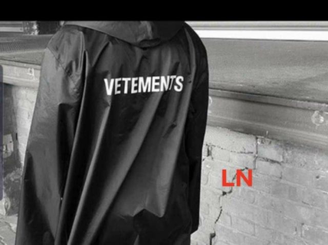 Áo kaki  Vetements