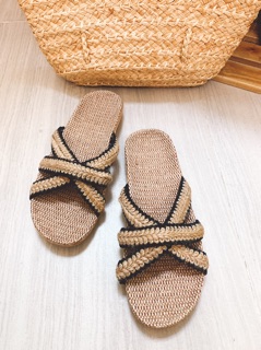 Dép cói đi biển