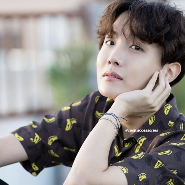 ROSY - LẮC TAY XÍCH BI J-HOPE BTS