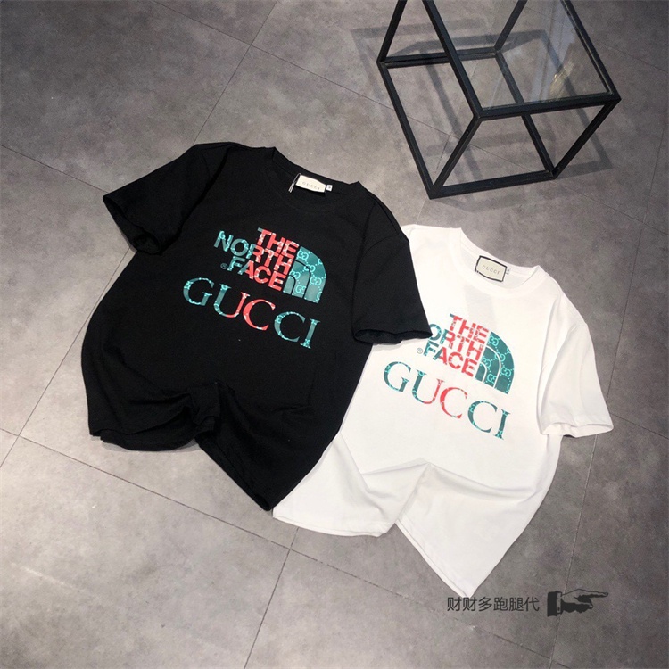 Áo Thun Tay Ngắn In logo Gucci Chất Liệu cotton Cho Cặp Đôi