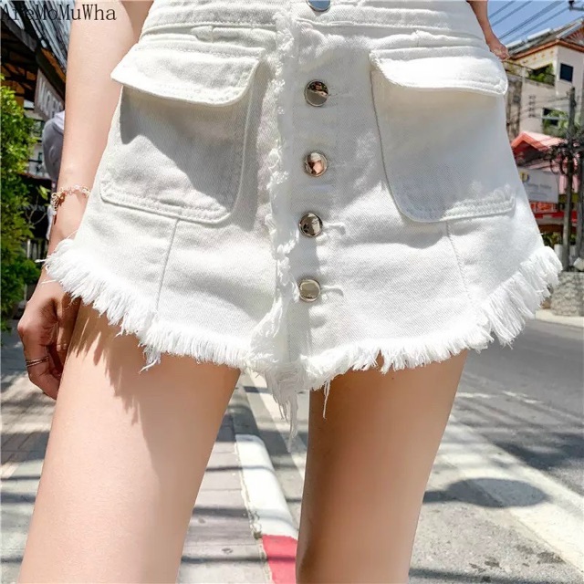 Chân váy có quần lưng cao phối nút | BigBuy360 - bigbuy360.vn