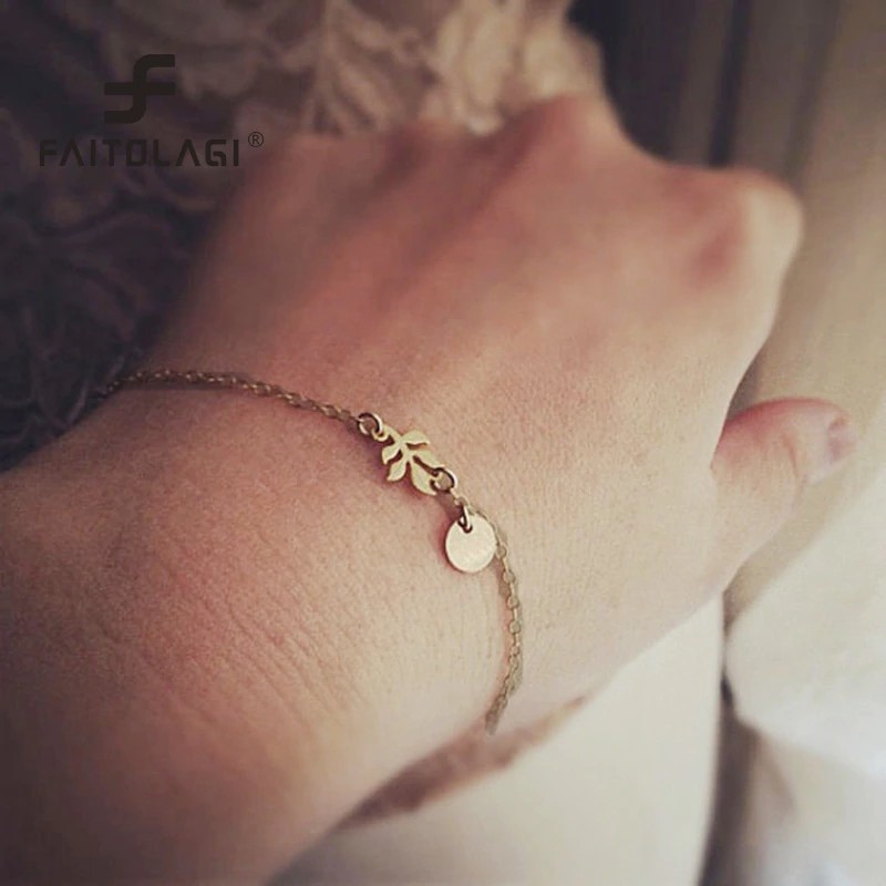 Vòng đeo tay mặt hình chiếc lá độc đáo thời trang cho nữ