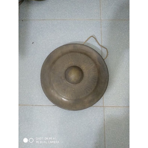 Chiêng đồng màu đen đk 40cm.