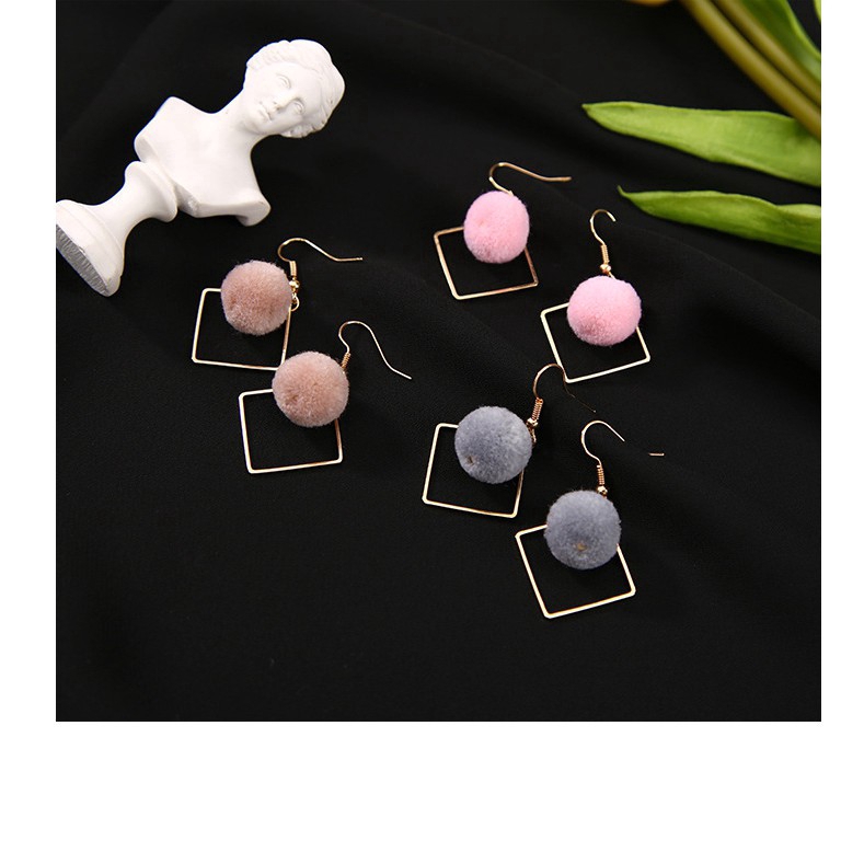 Khuyên tai chuỗi đính viên bông tua rua đáng yêu