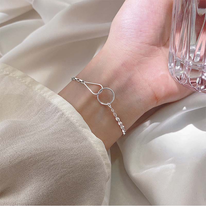 Lắc tay đan vào nhau xinh xắn