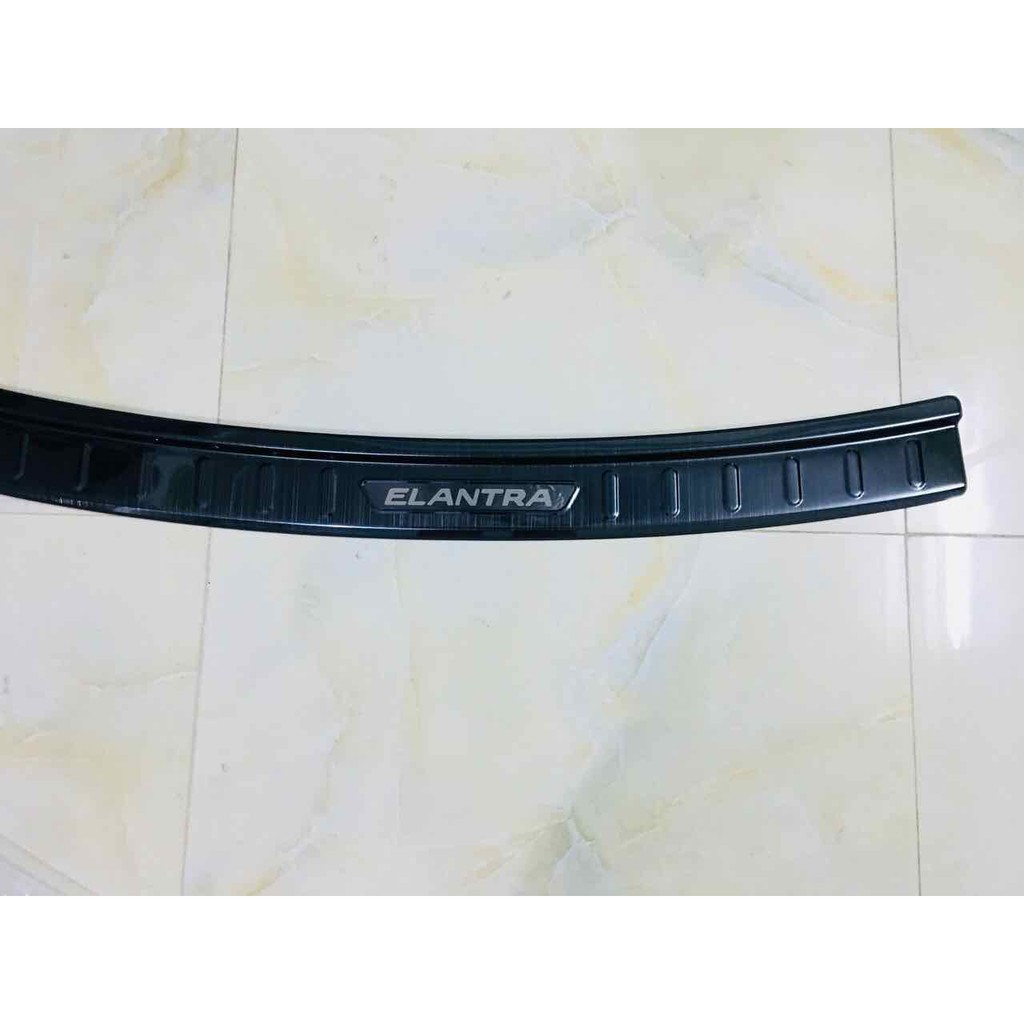 CHỐNG TRẦY CỐP TRONG NGOÀI ELANTRA 2019 TITAN - bậc cốp ngoài elantra 2019 - 2020