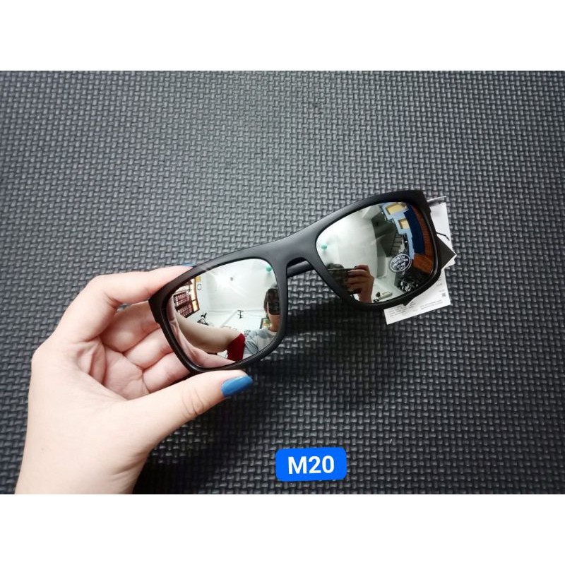 Kính House, hàng chuẩn auth, có mail mua hàng chính hãng