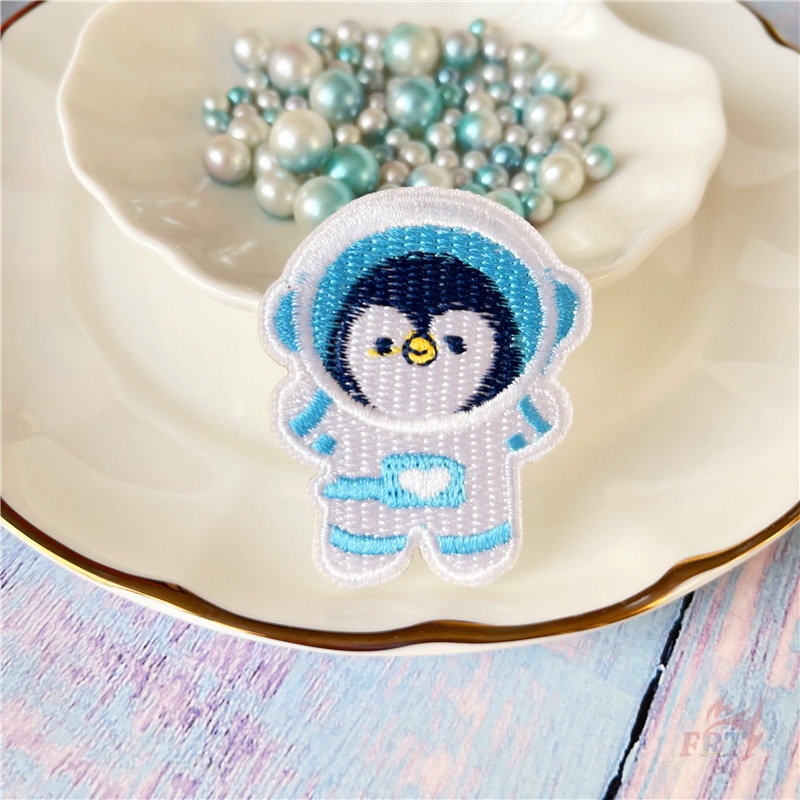 ☸ Miếng Dán Hình Phi Hành Gia Động Vật Nhỏ:Rabbit / Gấu Bắc Cực / Gấu Trúc / Chim Cánh Cụt / Cừu Tự Dính ☸ 1 Miếng Dán Ủi Lên Áo Hình Huy Hiệu Quần Áo (4CM*5CM)